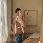 Reversible quilted tote bag by Dans Le Sac with timeless design, made in Quebec, ideal for everyday use.