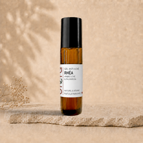 Natural anti-acne baton from La Sultana with tea tree and palmarosa, designed for clear, healthy skin.